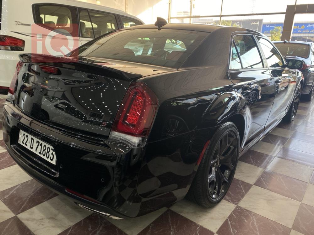 کرایسلەر 300